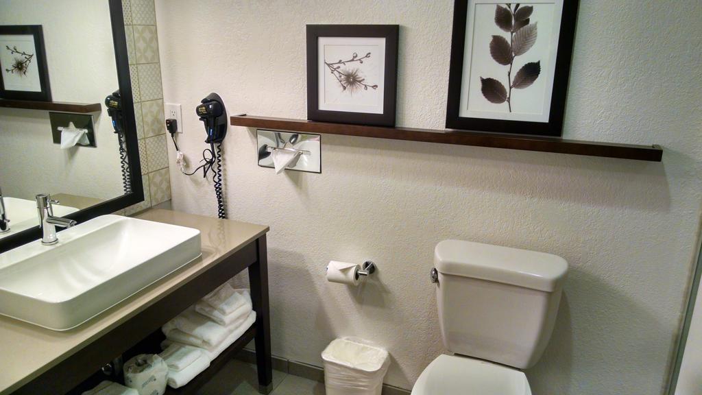 Country Inn & Suites By Radisson, Chippewa Falls, Wi Δωμάτιο φωτογραφία