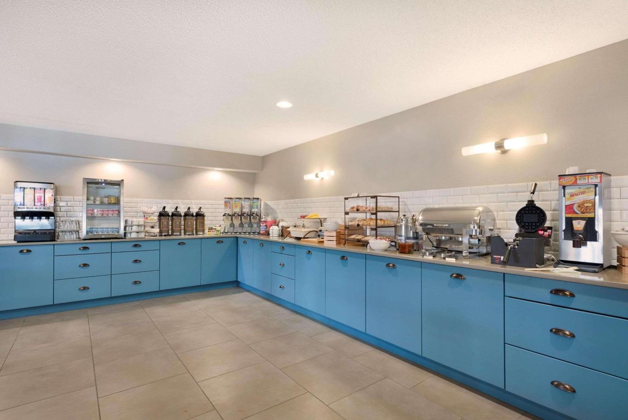 Country Inn & Suites By Radisson, Chippewa Falls, Wi Εξωτερικό φωτογραφία