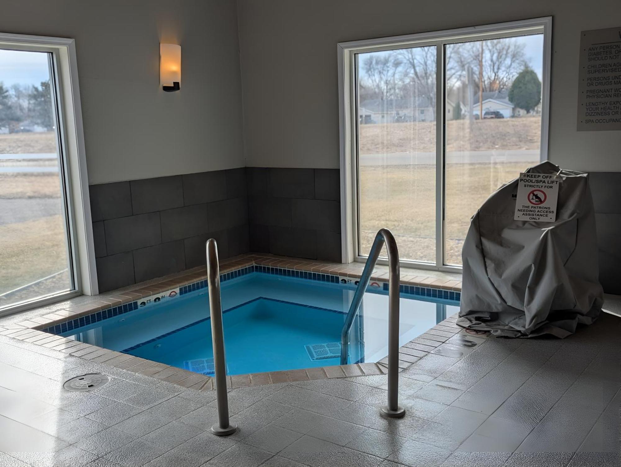 Country Inn & Suites By Radisson, Chippewa Falls, Wi Εξωτερικό φωτογραφία
