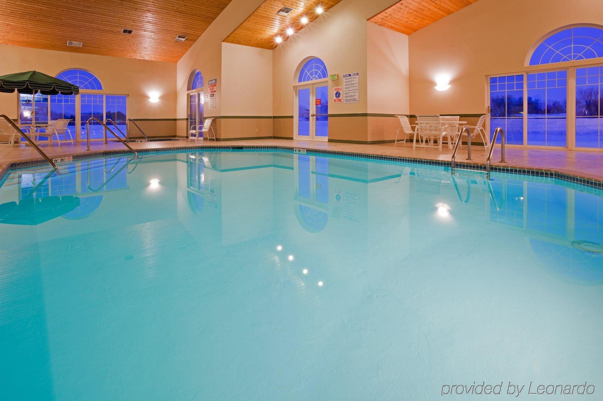 Country Inn & Suites By Radisson, Chippewa Falls, Wi Εξωτερικό φωτογραφία