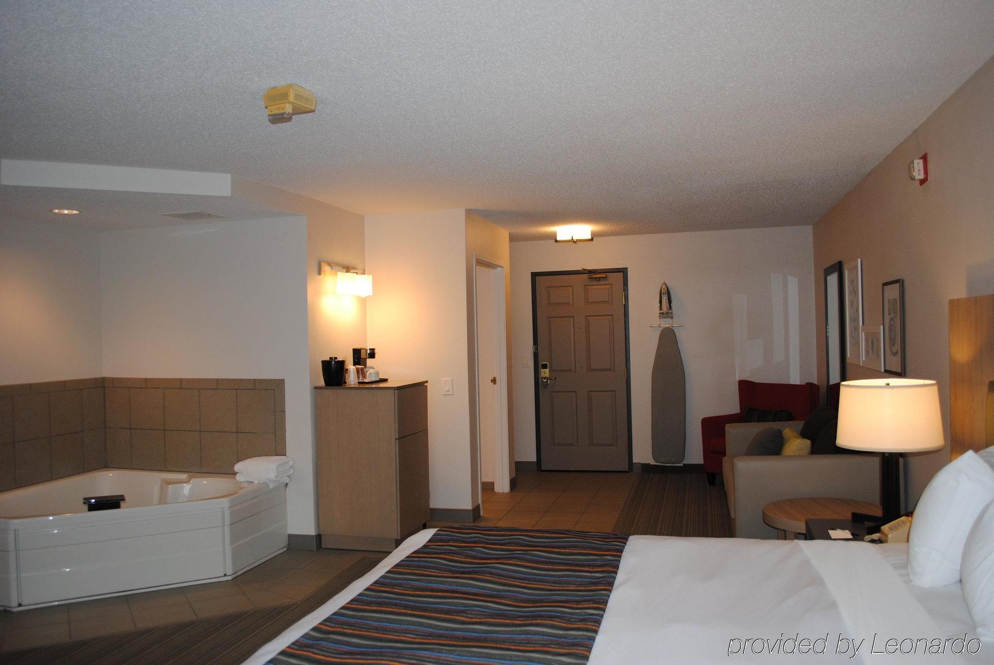 Country Inn & Suites By Radisson, Chippewa Falls, Wi Εξωτερικό φωτογραφία
