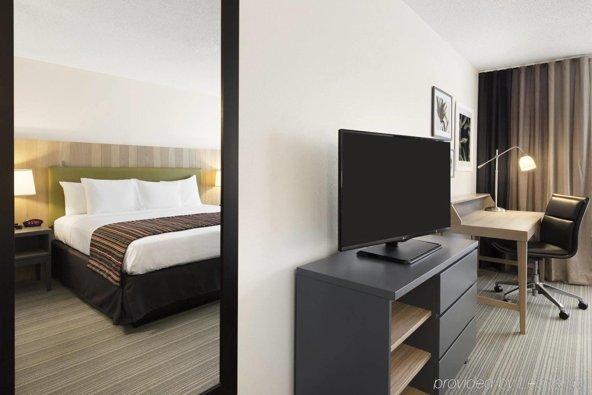 Country Inn & Suites By Radisson, Chippewa Falls, Wi Εξωτερικό φωτογραφία